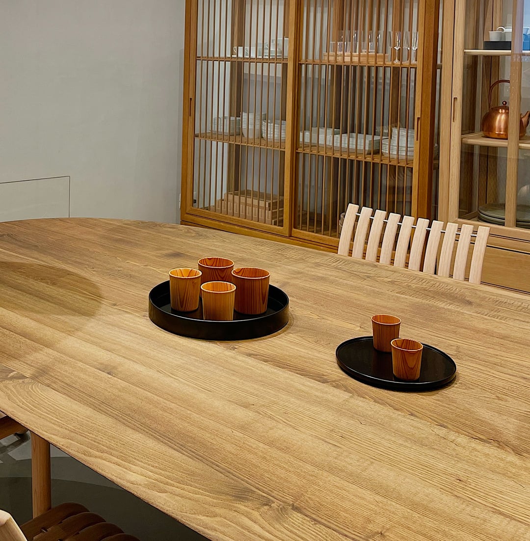 Dining room table